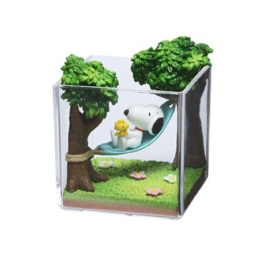 Snoopy on Vacation Terrarium